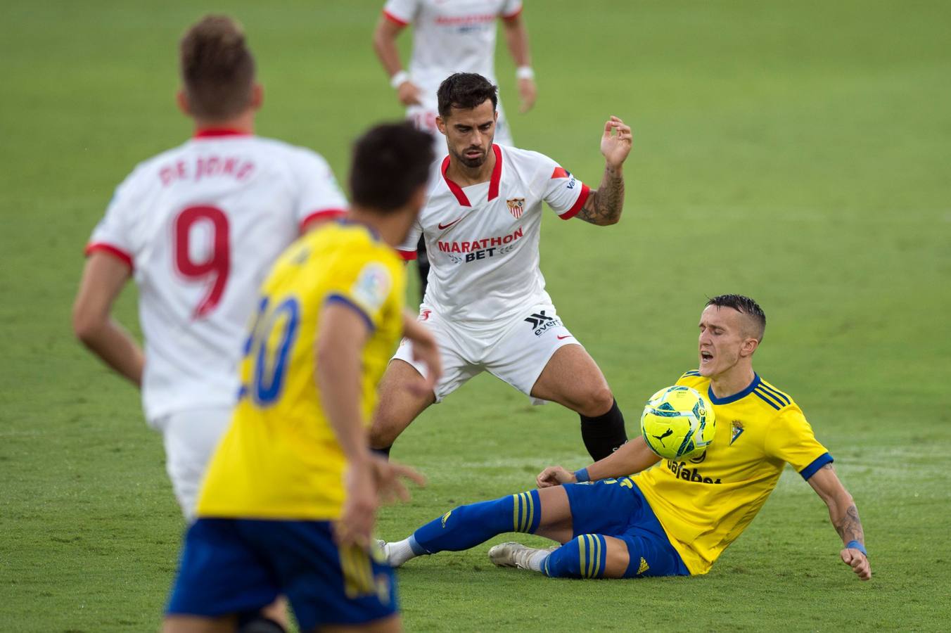 Las mejores imágenes del partido entre el Cádiz C.F. y el Sevilla F.C.