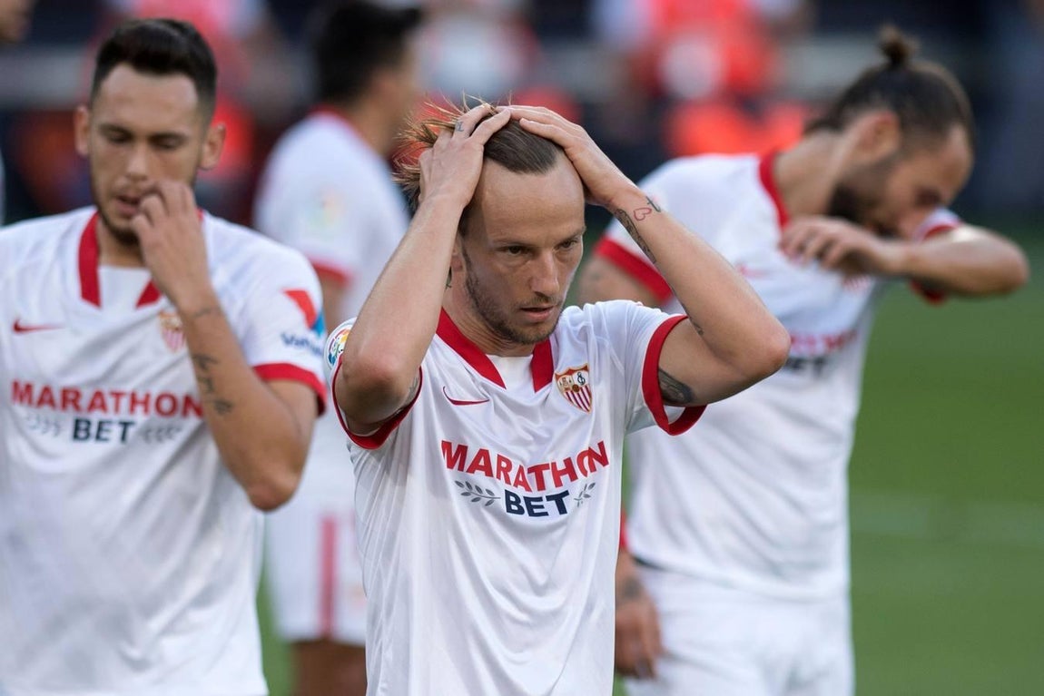 Las mejores imágenes del partido entre el Cádiz C.F. y el Sevilla F.C.