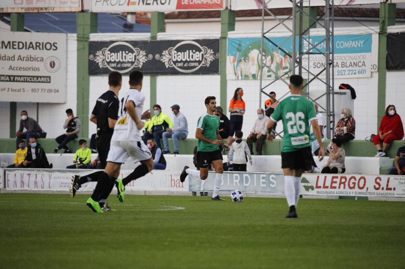 El ambiente y la victoria del Córdoba CF ante el Pozoblanco, en imágenes