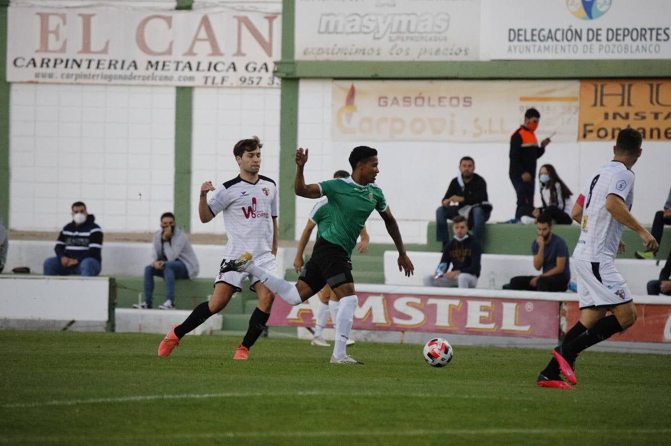 El ambiente y la victoria del Córdoba CF ante el Pozoblanco, en imágenes