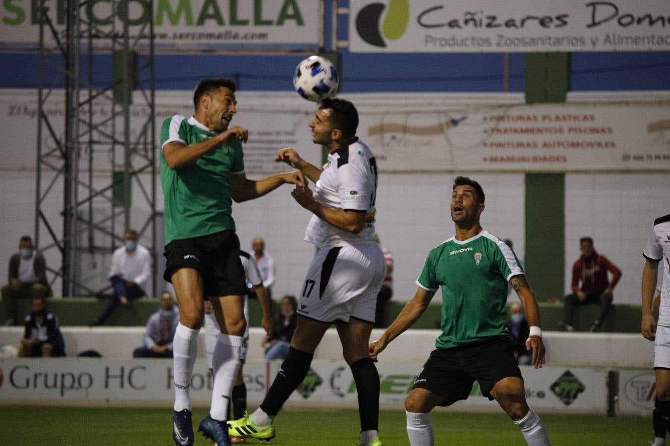 El ambiente y la victoria del Córdoba CF ante el Pozoblanco, en imágenes