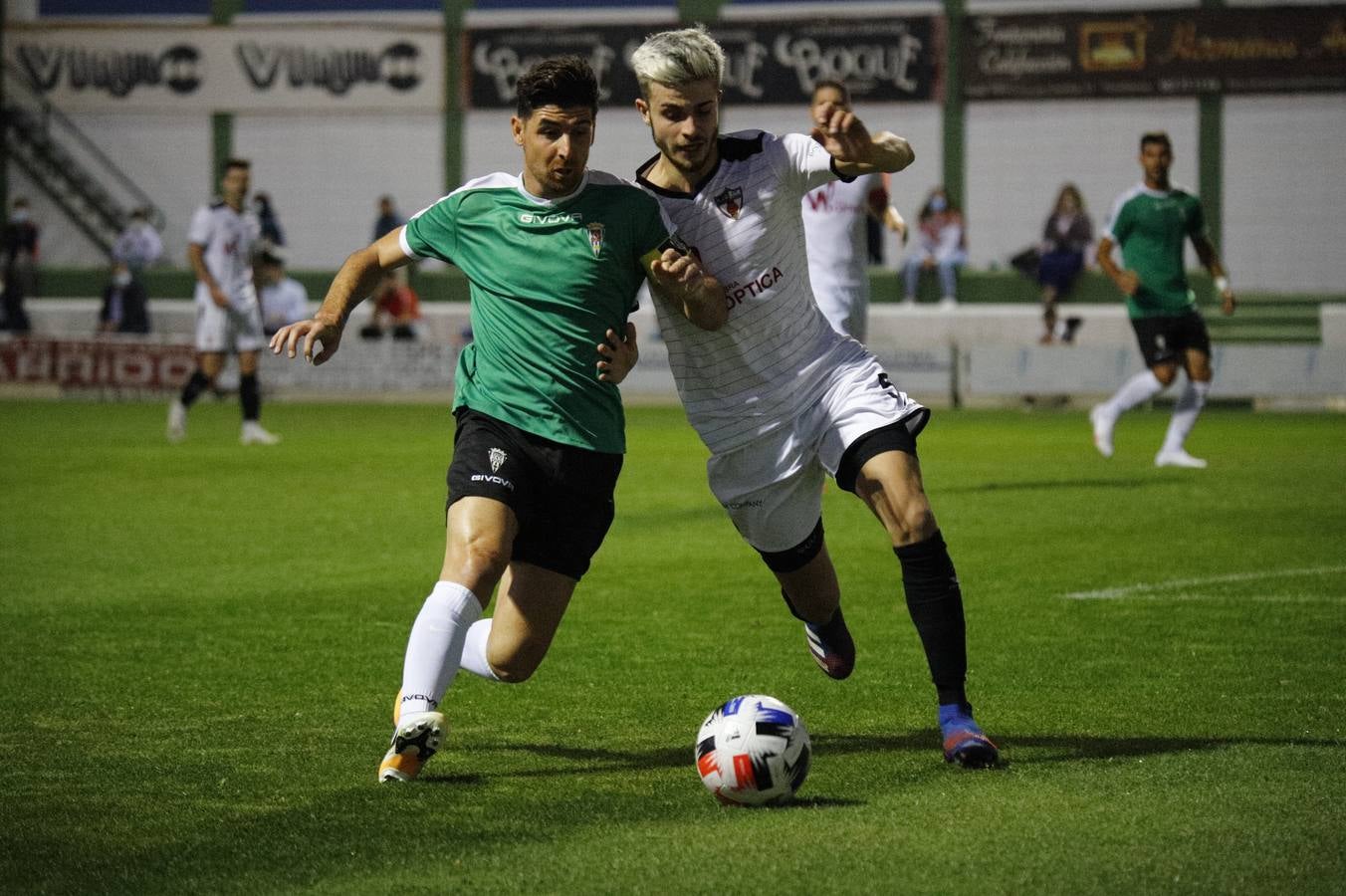 El ambiente y la victoria del Córdoba CF ante el Pozoblanco, en imágenes