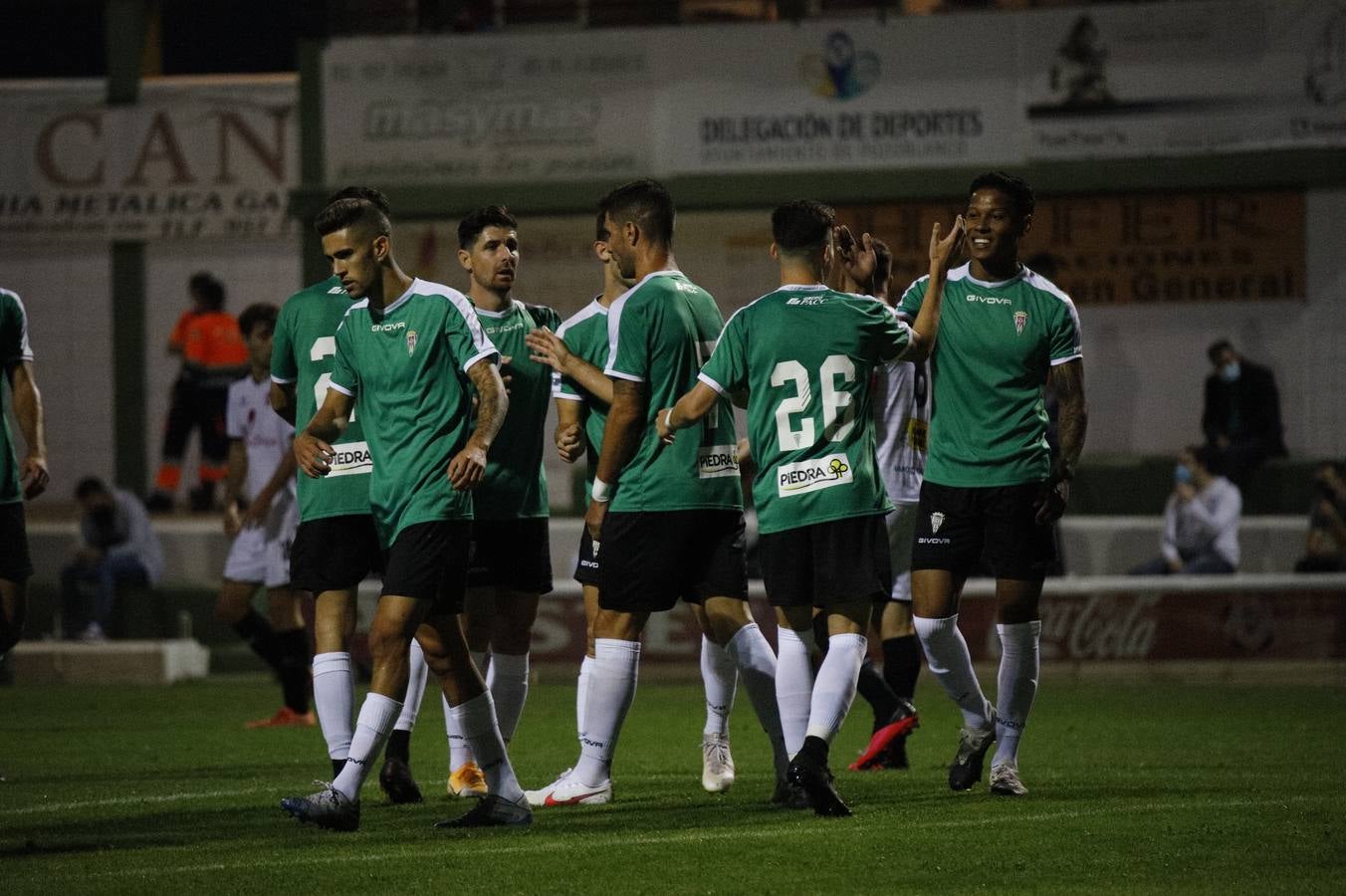 El ambiente y la victoria del Córdoba CF ante el Pozoblanco, en imágenes