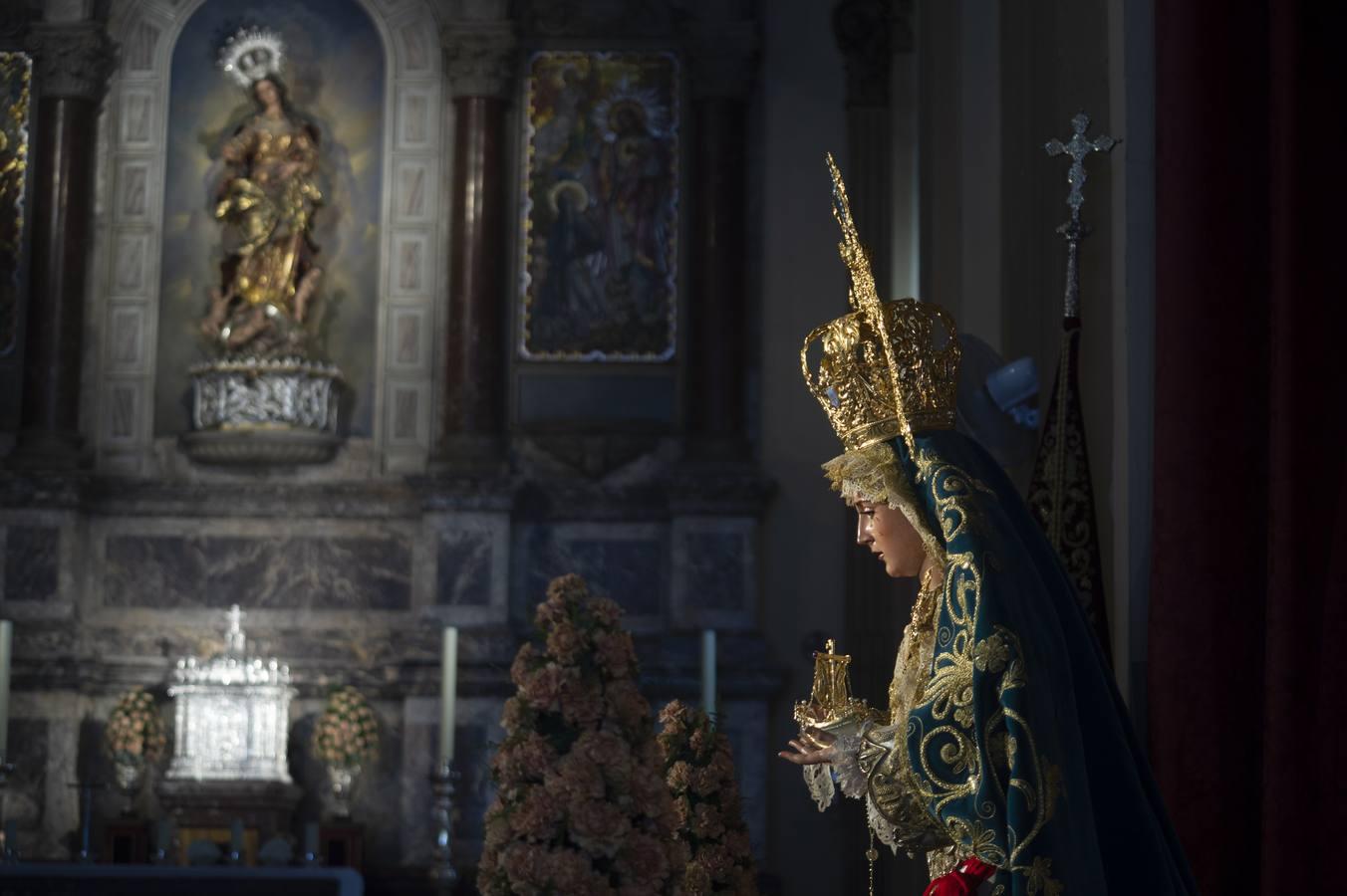 El «besamanos» de la Virgen de Consolación de la Sed