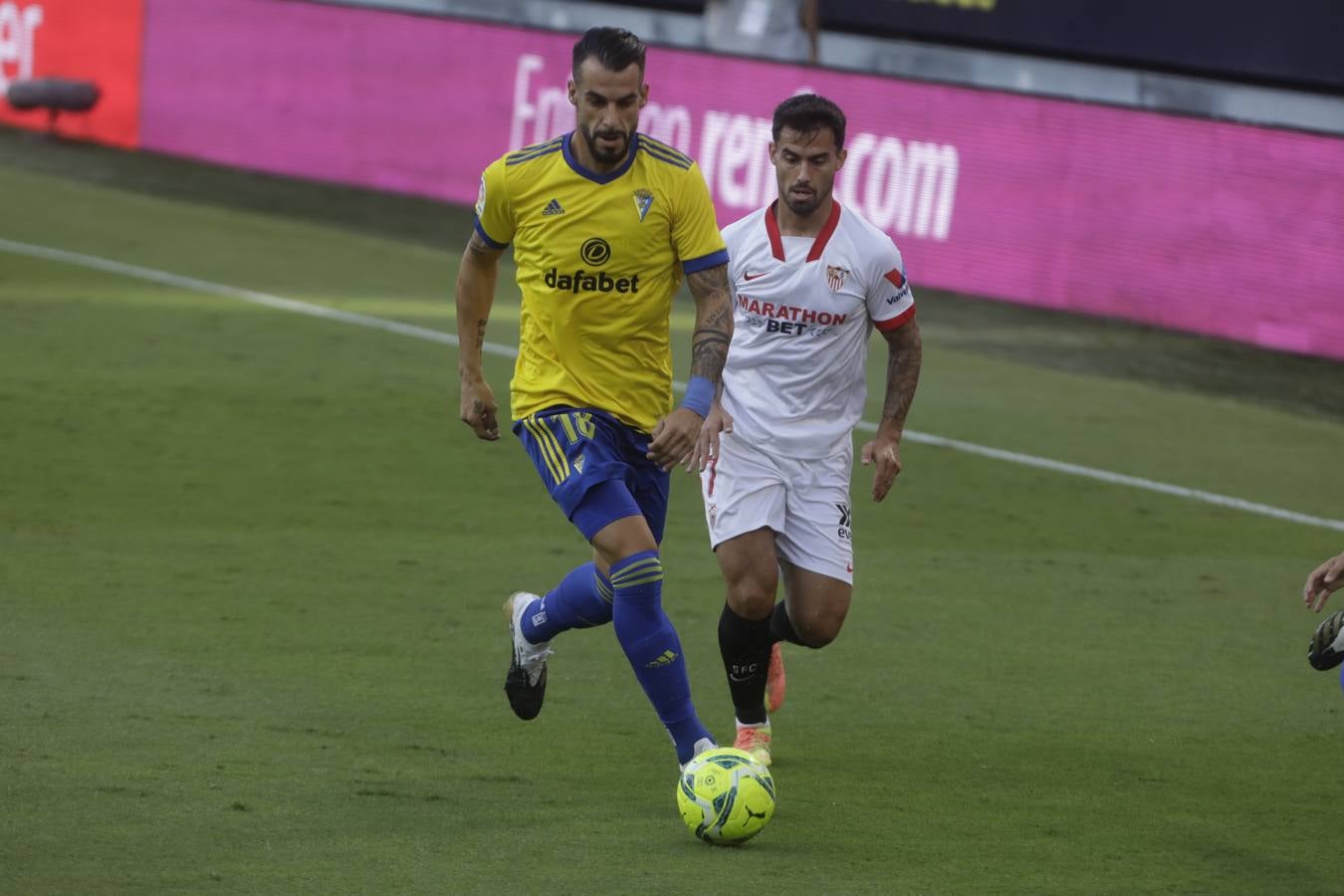 FOTOS: El partido Cádiz CF-Sevilla, en imágenes