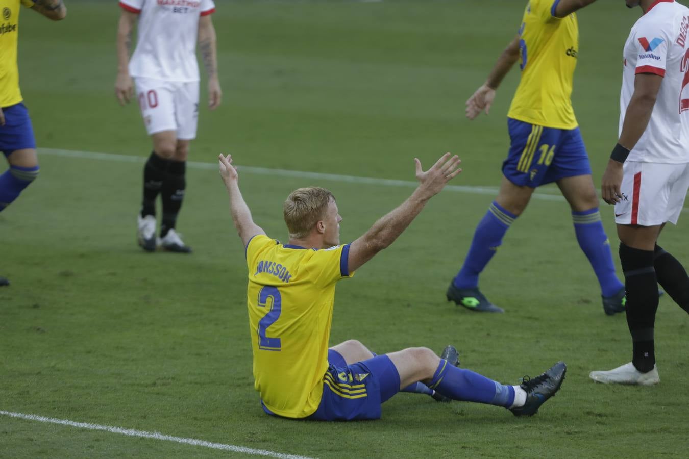 FOTOS: El partido Cádiz CF-Sevilla, en imágenes