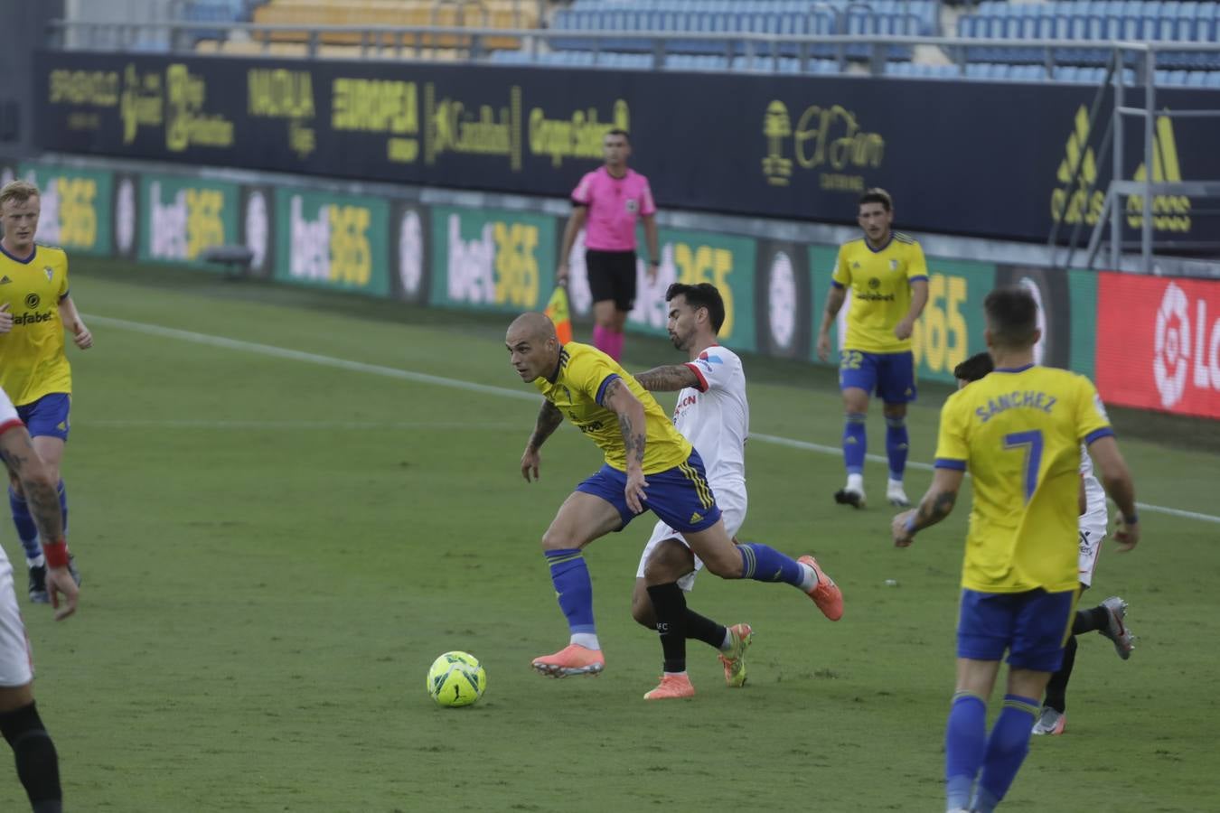 FOTOS: El partido Cádiz CF-Sevilla, en imágenes