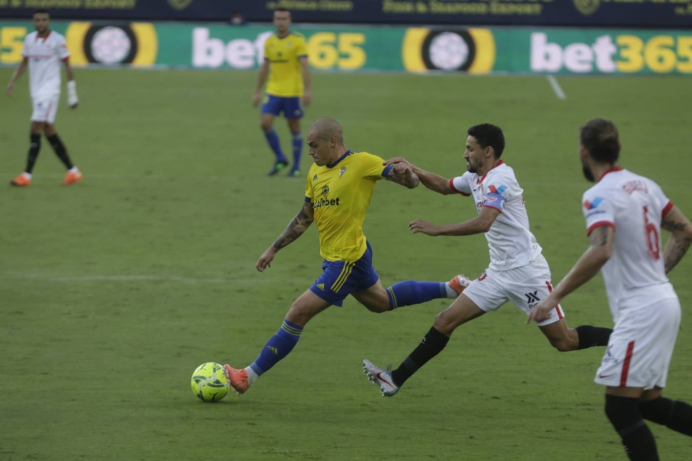 FOTOS: El partido Cádiz CF-Sevilla, en imágenes