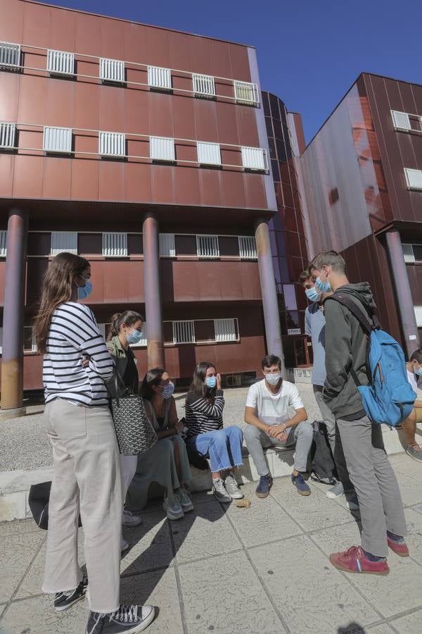 Inicio del curso de la Escuela Superior de Ingeniería de Sevilla, en imágenes