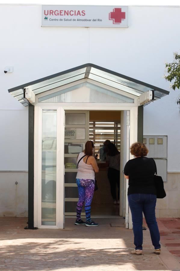 El día a día en Almodóvar del Río y su escalada de contagios, en imágenes