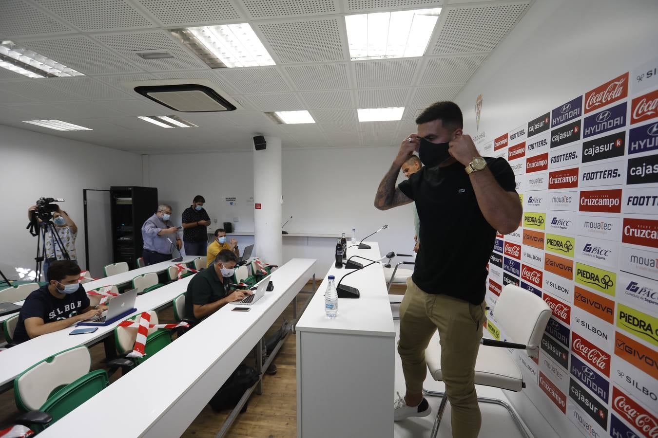 La presentación de Traoré y Álex Robles en el Córdoba CF, en imágenes