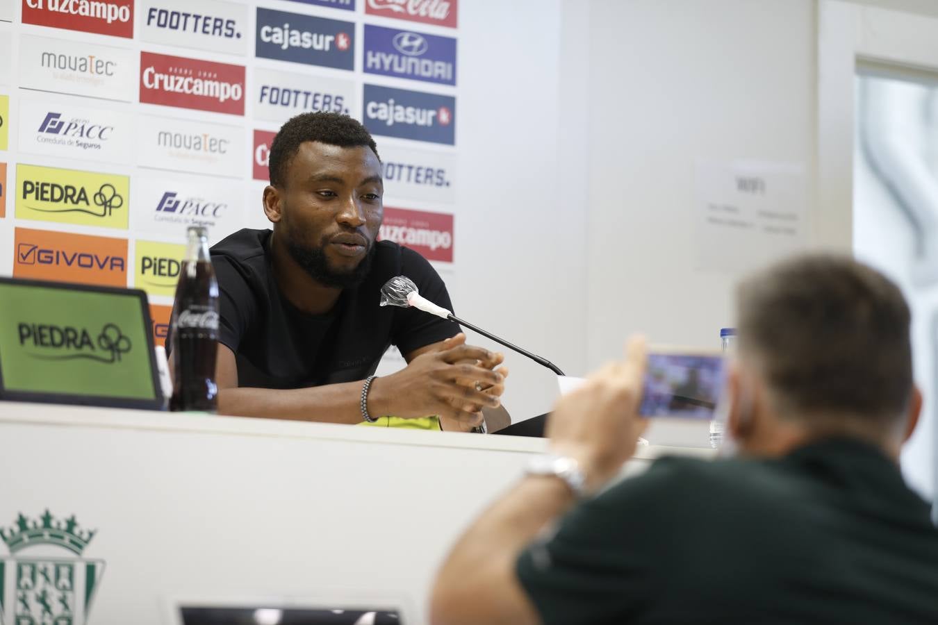 La presentación de Traoré y Álex Robles en el Córdoba CF, en imágenes