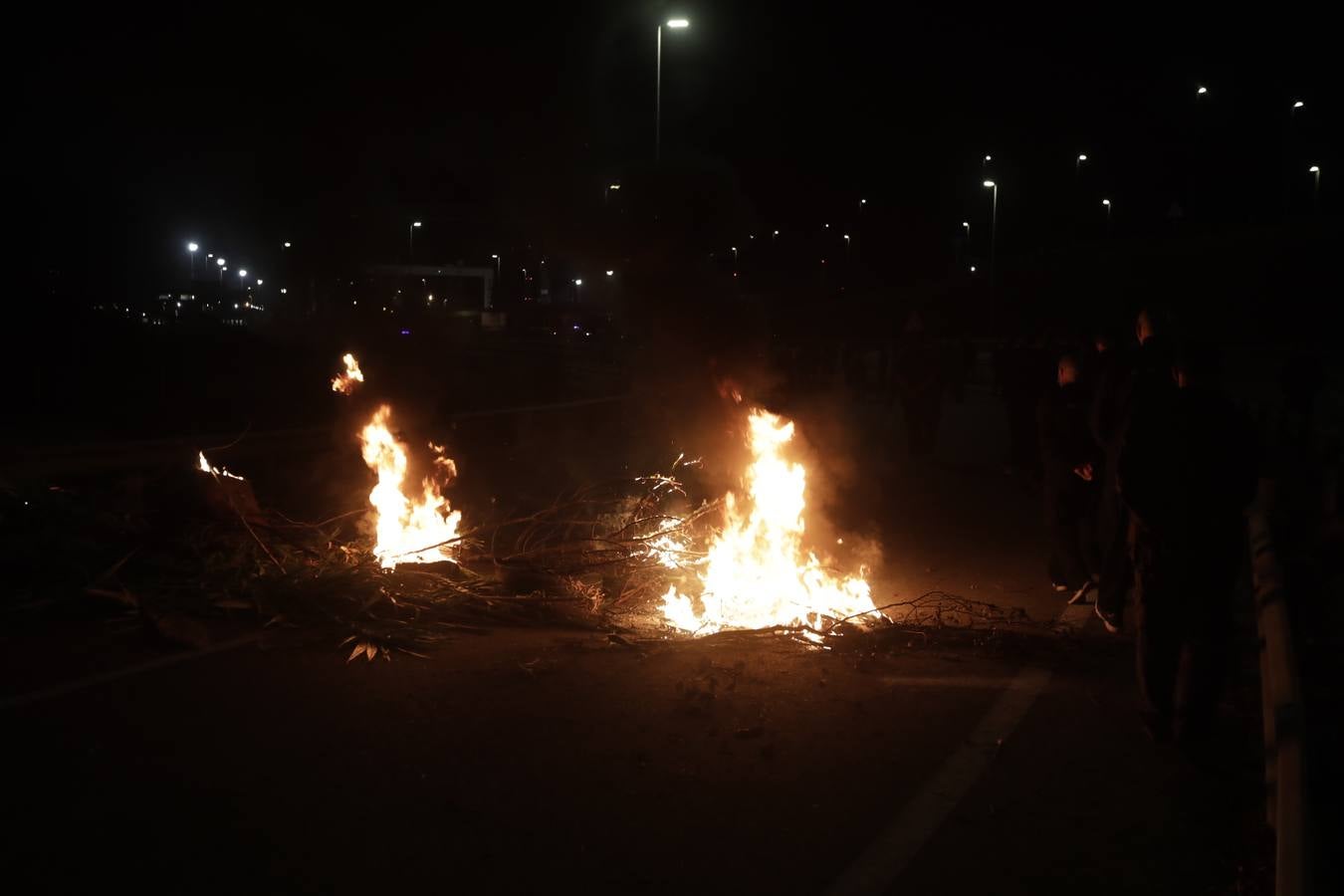 Segundo día de barricadas de la huelga de Alestis