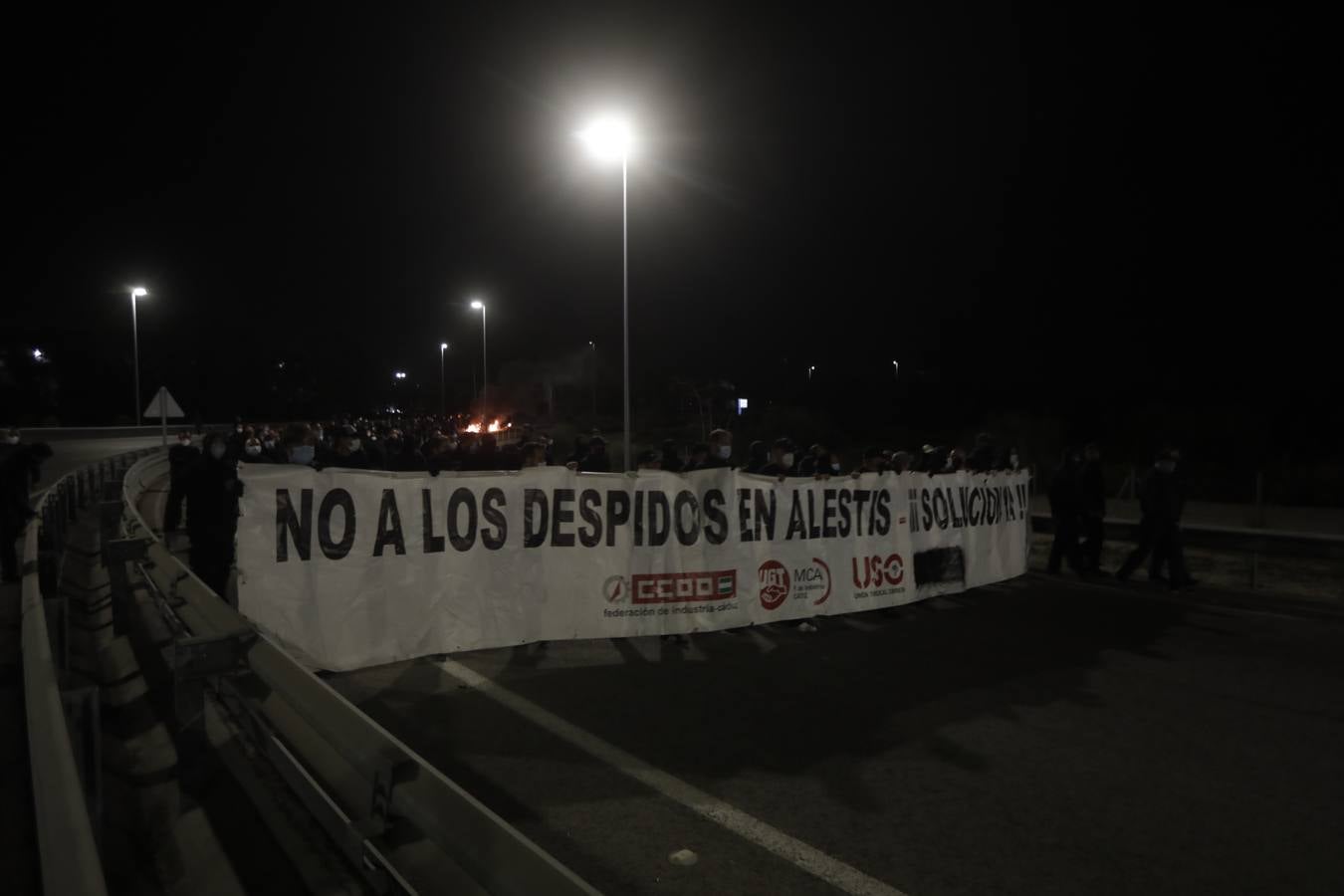 Segundo día de barricadas de la huelga de Alestis