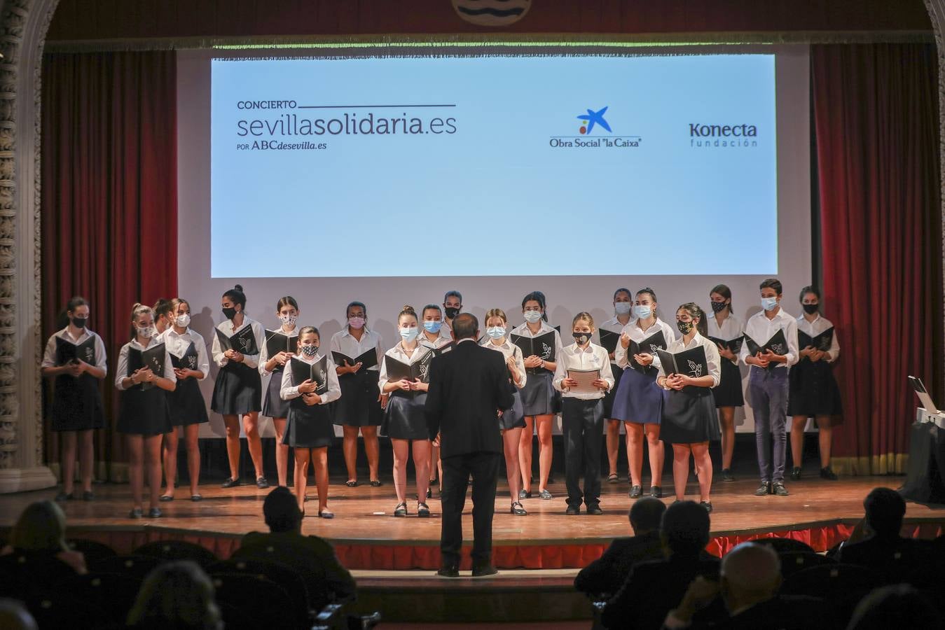 El concierto homenaje de la gala de Sevilla Solidaria, en imágenes