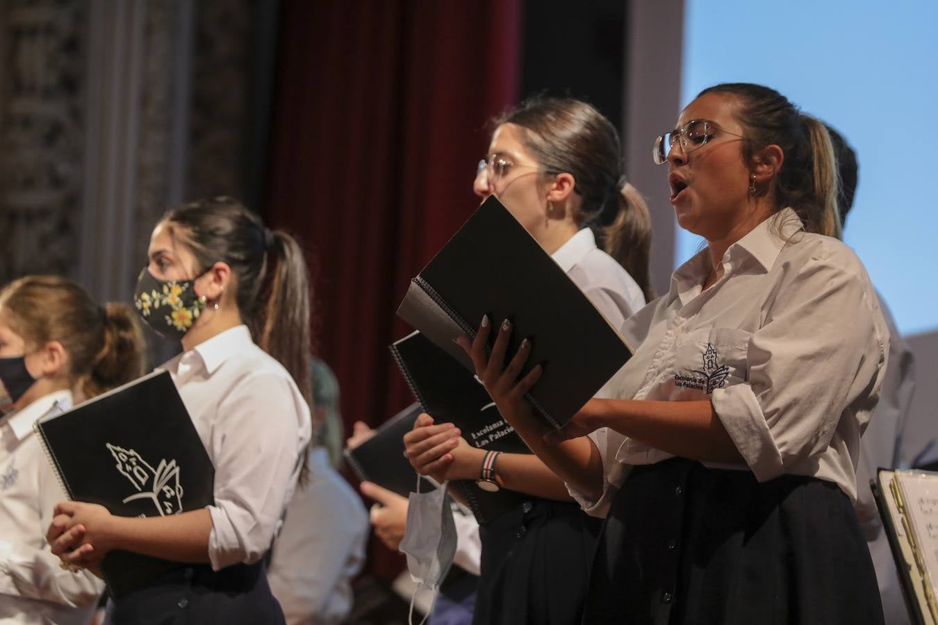 El concierto homenaje de la gala de Sevilla Solidaria, en imágenes