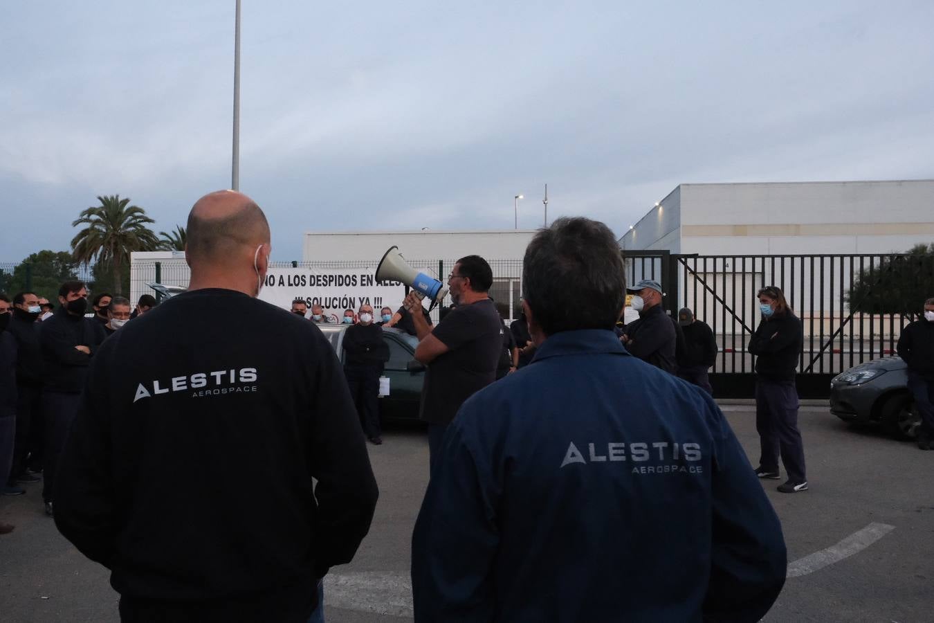 Tercer día de huelga de los trabajadores de Alestis en Cádiz