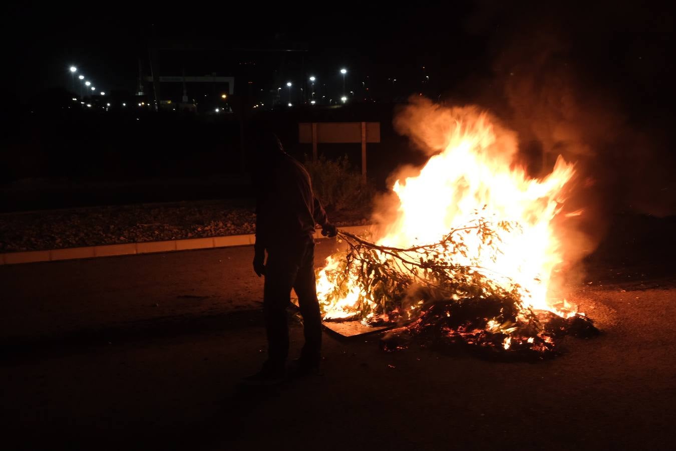 Tercer día de huelga de los trabajadores de Alestis en Cádiz