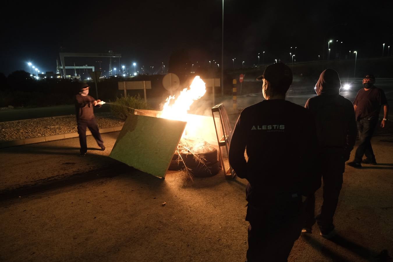 Tercer día de huelga de los trabajadores de Alestis en Cádiz