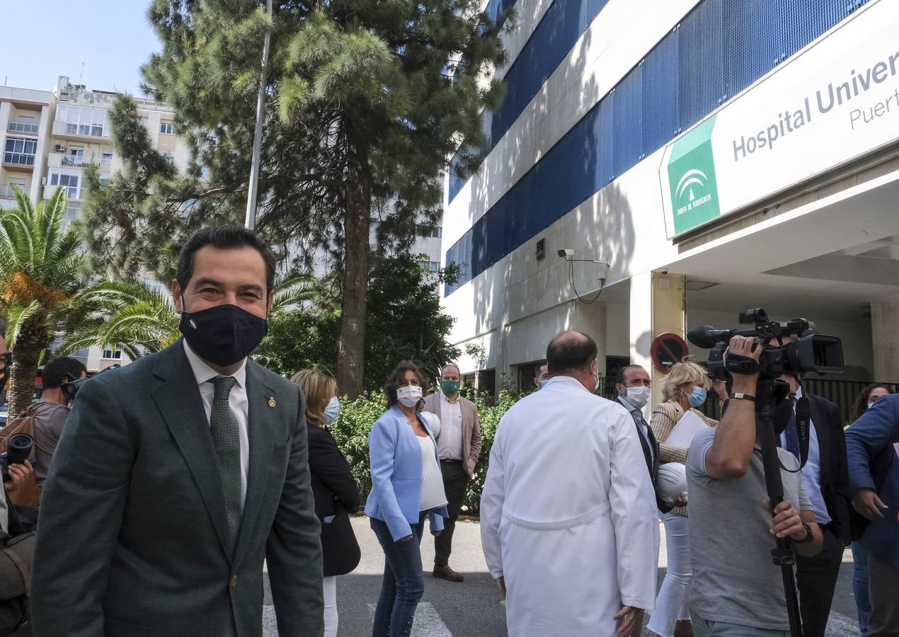 Fotos: la visita de Juanma Moreno al hospital Puerta del Mar de Cádiz