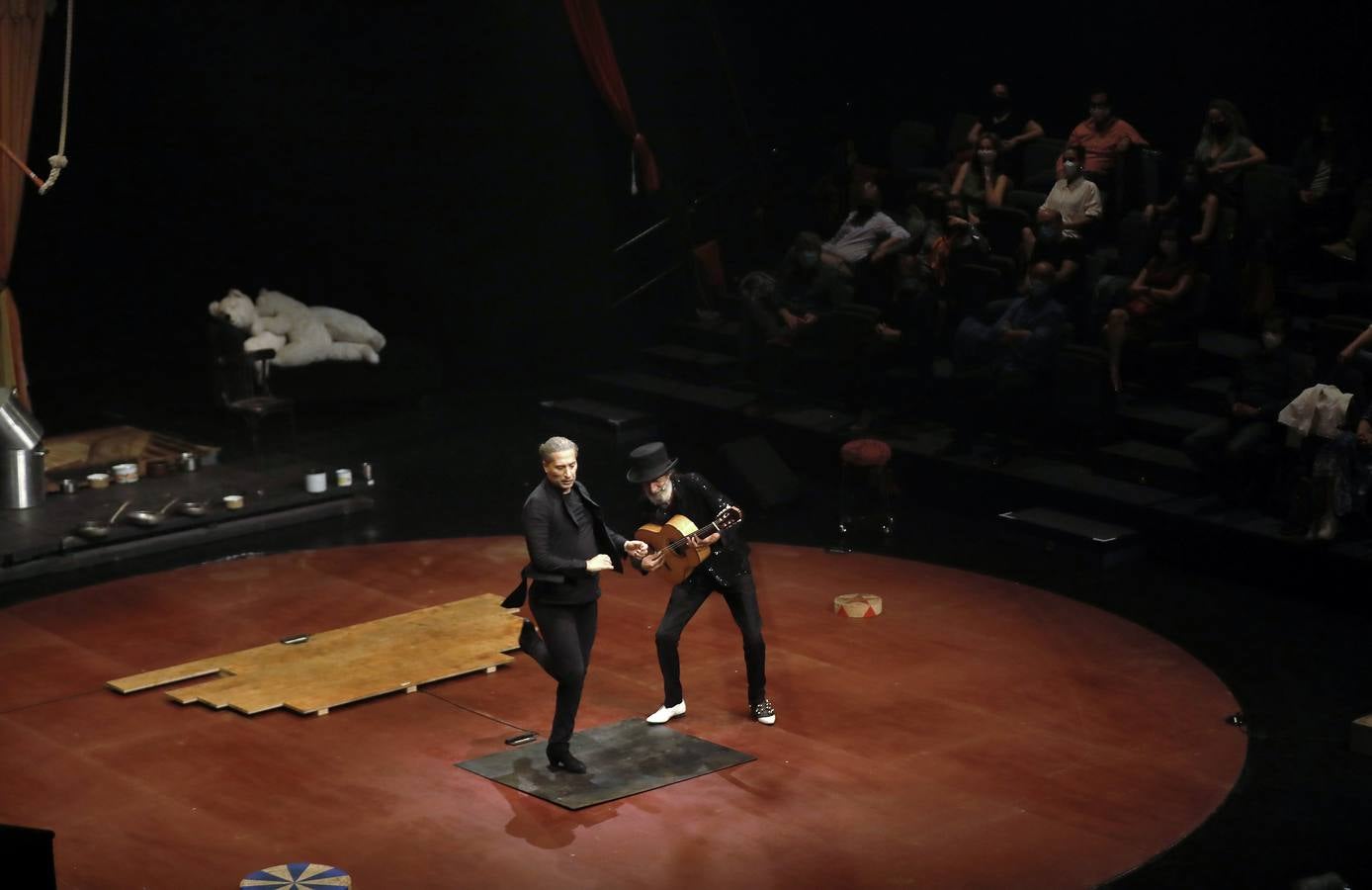 Israel Galván &amp;amp; Le Cirque Romanés presentan «Gatomaquia» en la Bienal