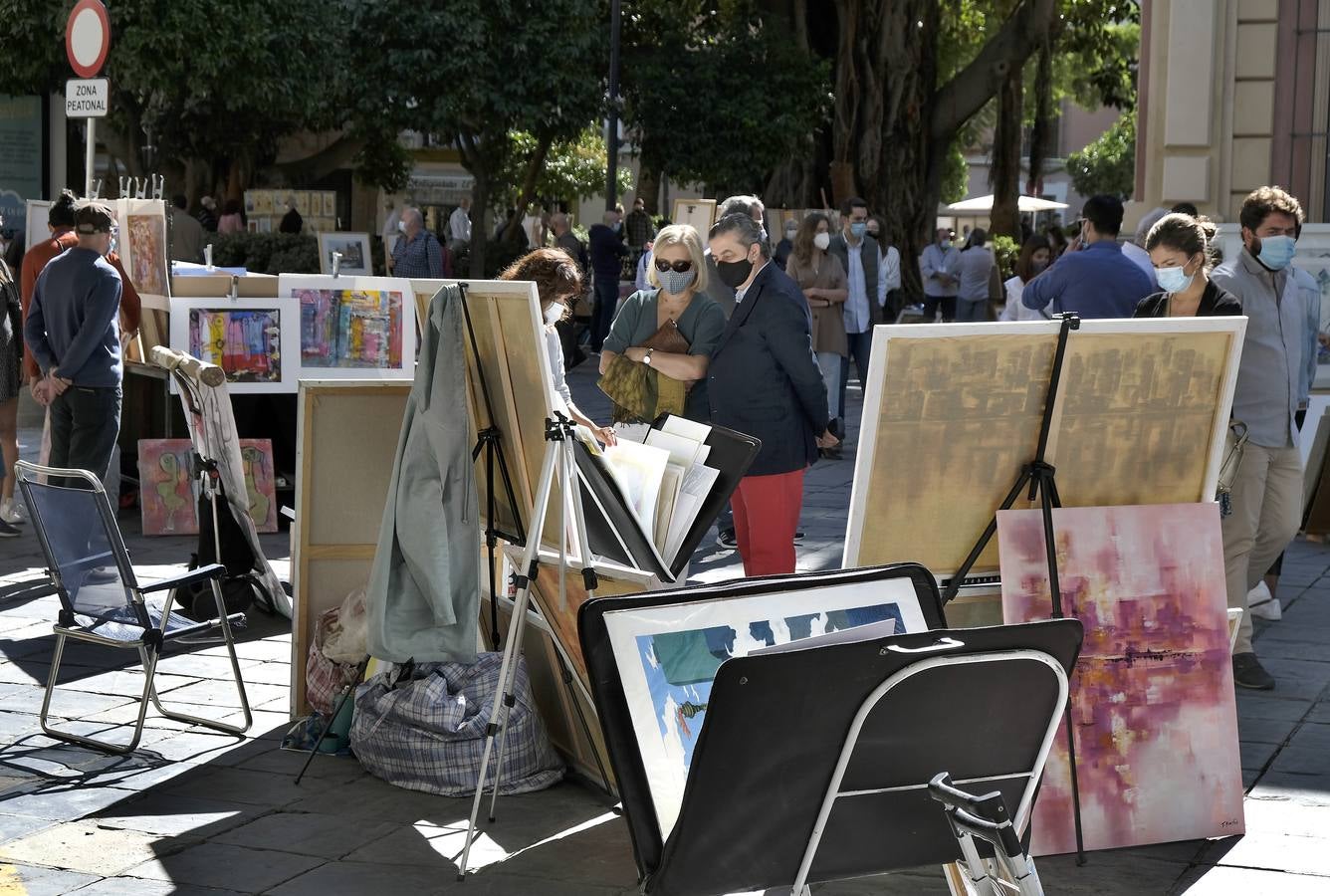 En imágenes, el arte vuelve a llenar la plaza del Museo