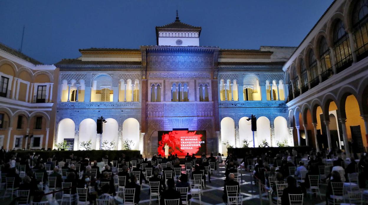 En imágenes, el homenaje póstumo al alcalde de Sevilla Manuel del Valle