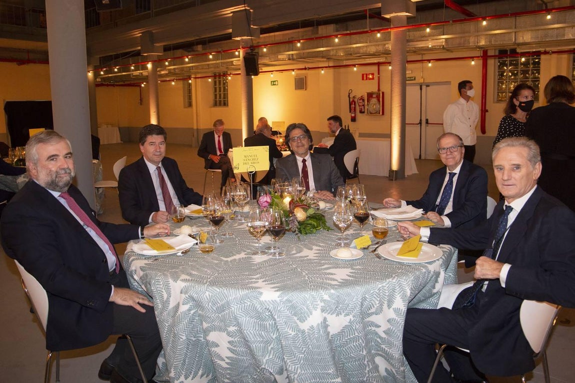 César Hornero Méndez, Eduardo Osborne Bores, Fernando Iwasaki Cauti, Alberto Máximo Pérez Calero y José Ramón Halcón Bejarano