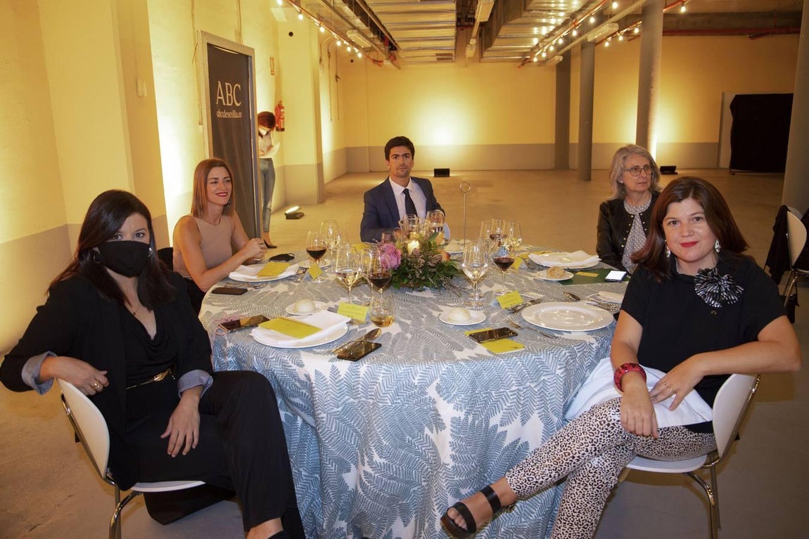 Rocío Fernández Escudero, Ella Núñez Lucero, Luis Ybarra Ramírez, Celia Díaz Rodríguez y Marta Parias Soto