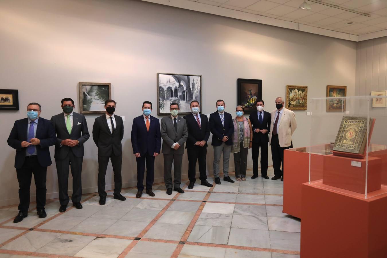 En imágenes, la inauguración de la exposición «Patrimonio artístico, documental y bibliográfico» del Círculo Mercantil de Sevilla