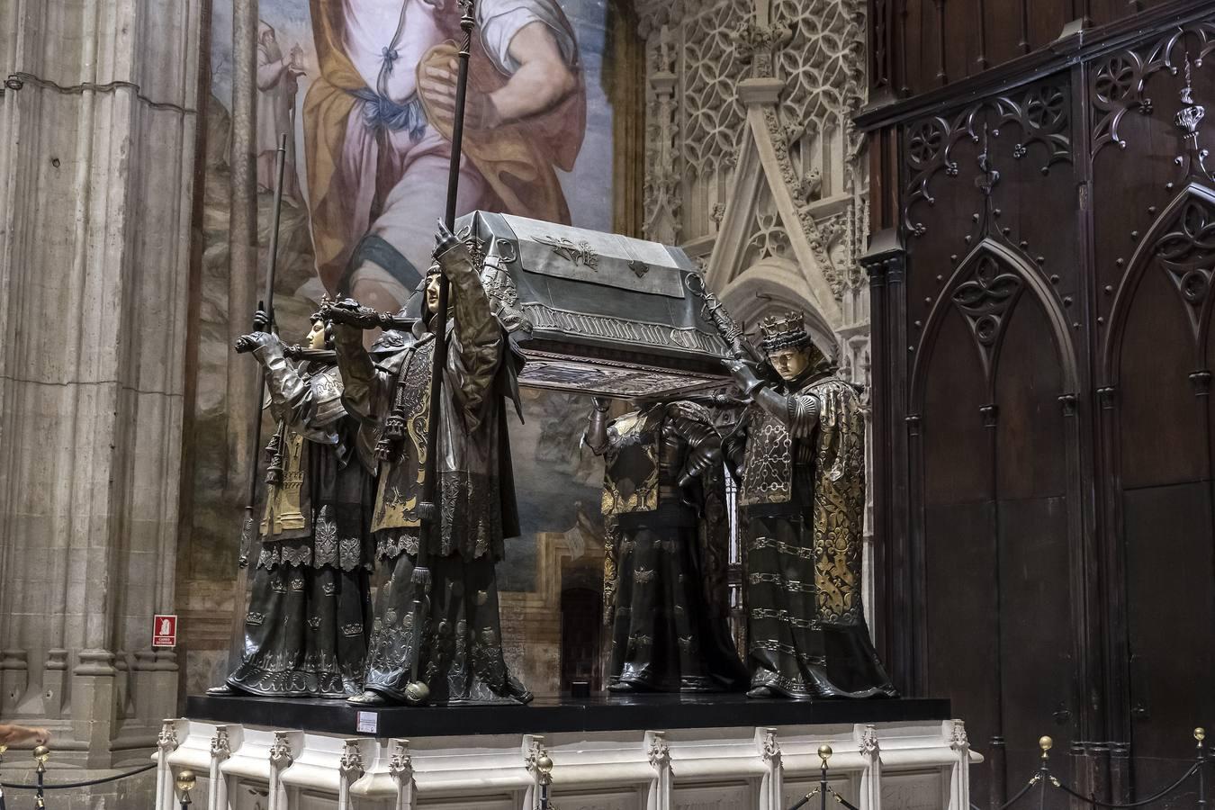 Tumba de Cristóbal Colón en la Catedral de Sevilla