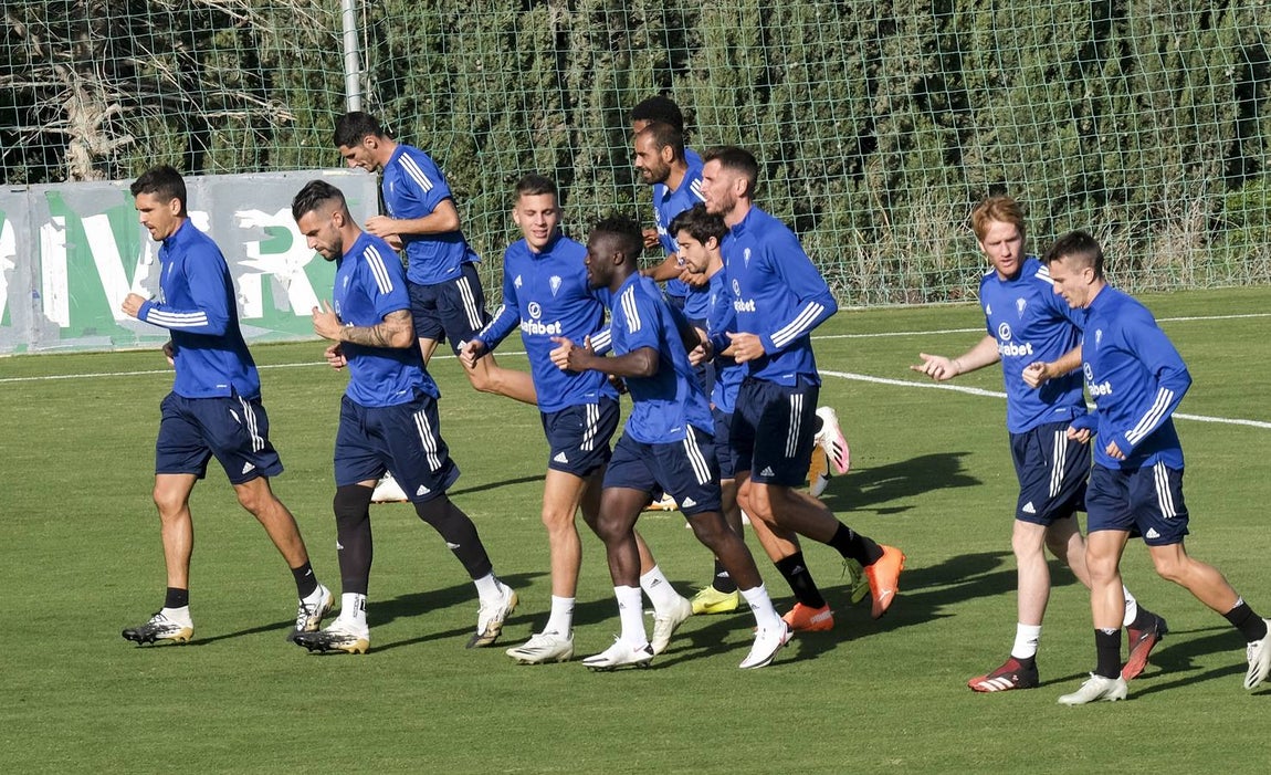 Fotos: Las nuevas caras del Cádiz CF de Primera en entrenamiento