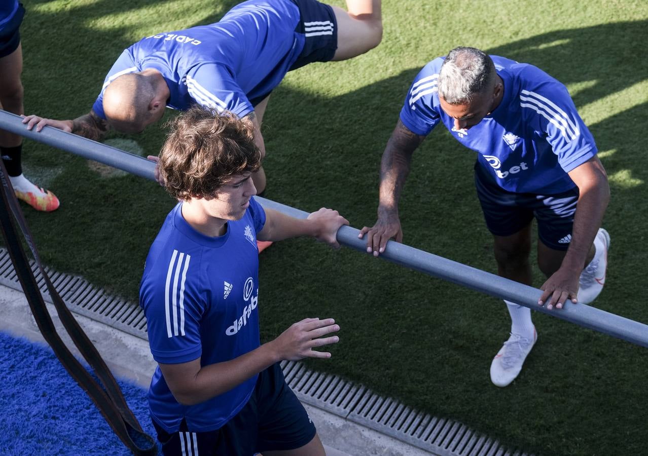 Fotos: Las nuevas caras del Cádiz CF de Primera en entrenamiento