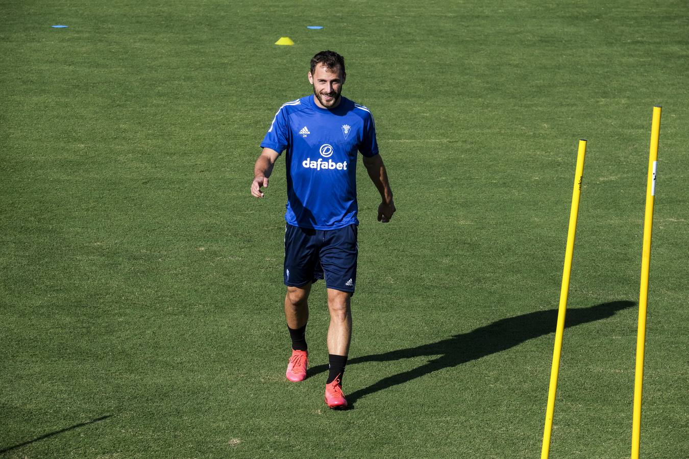 Fotos: Las nuevas caras del Cádiz CF de Primera en entrenamiento