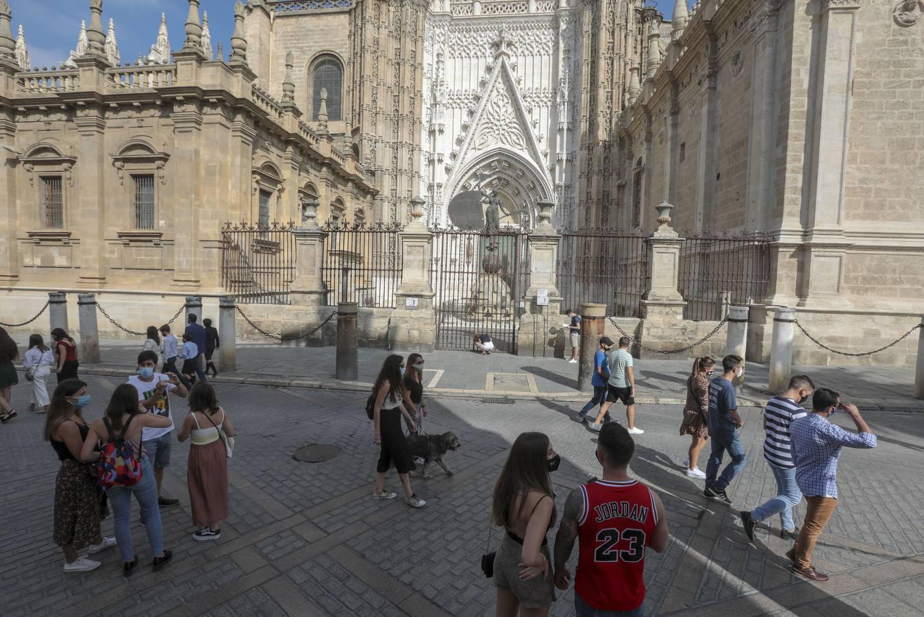 En imágenes, turistas en el centro de Sevilla durante este puente