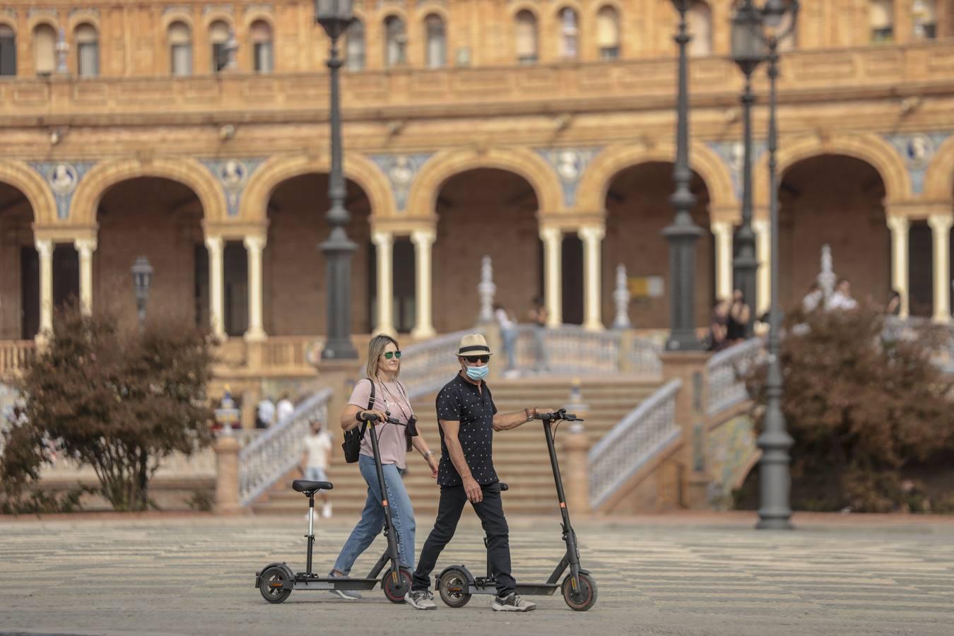 En imágenes, turistas en el centro de Sevilla durante este puente