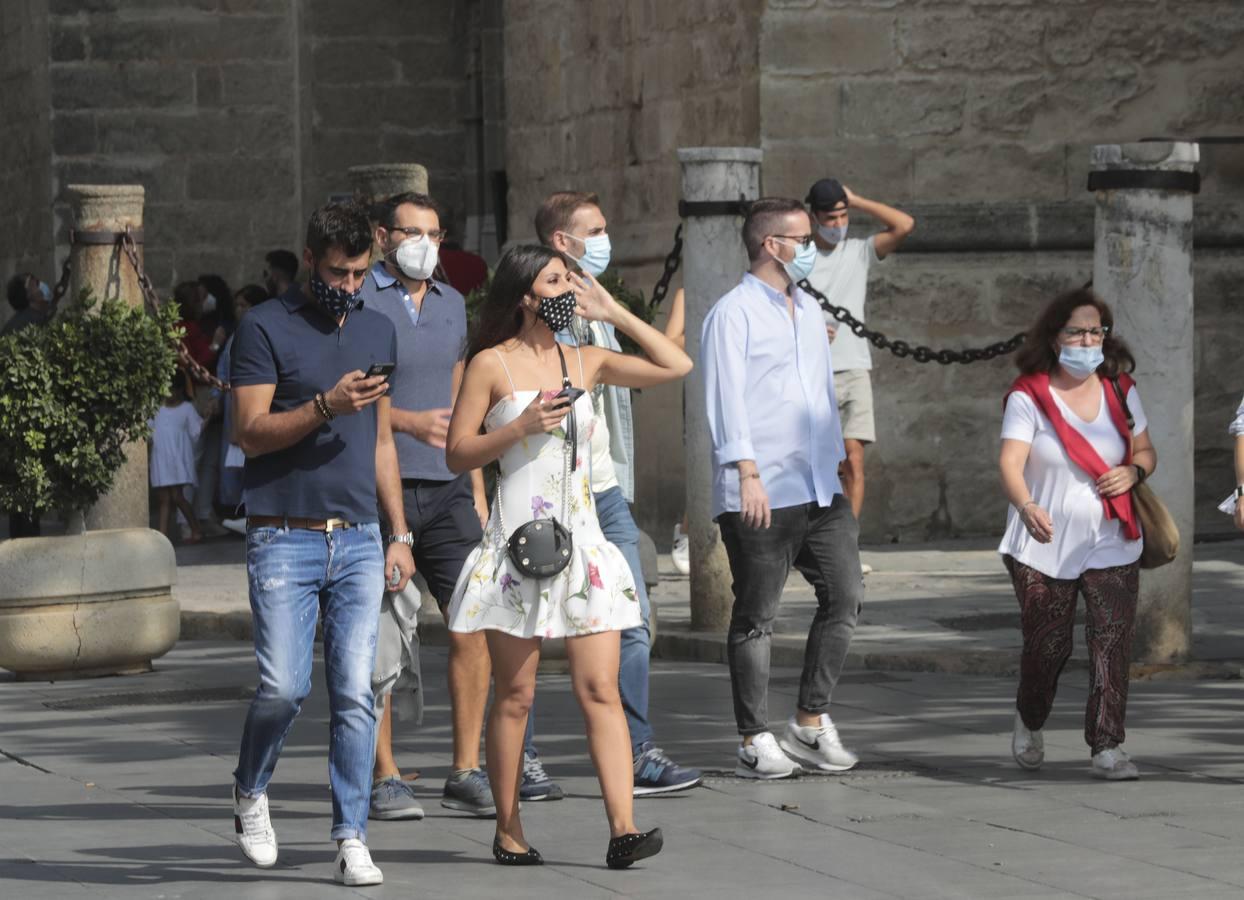 En imágenes, turistas en el centro de Sevilla durante este puente