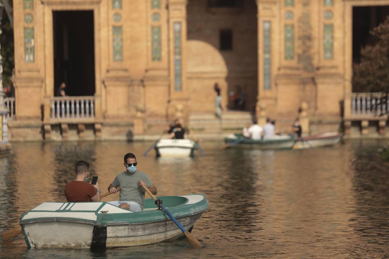 En imágenes, turistas en el centro de Sevilla durante este puente