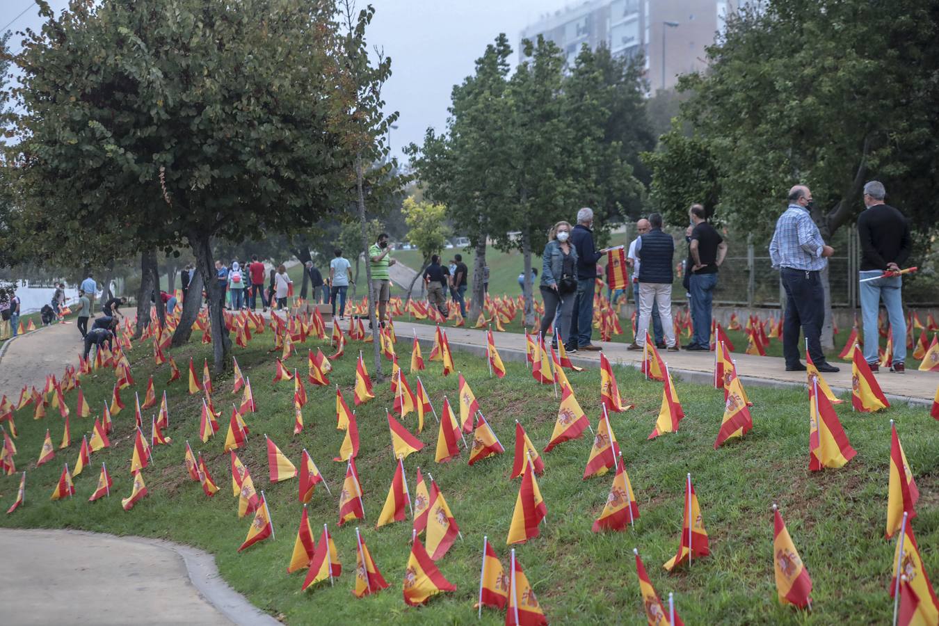 En imágenes, 53.000 banderas de España en Sevilla para homenajear a las víctimas del coronavirus