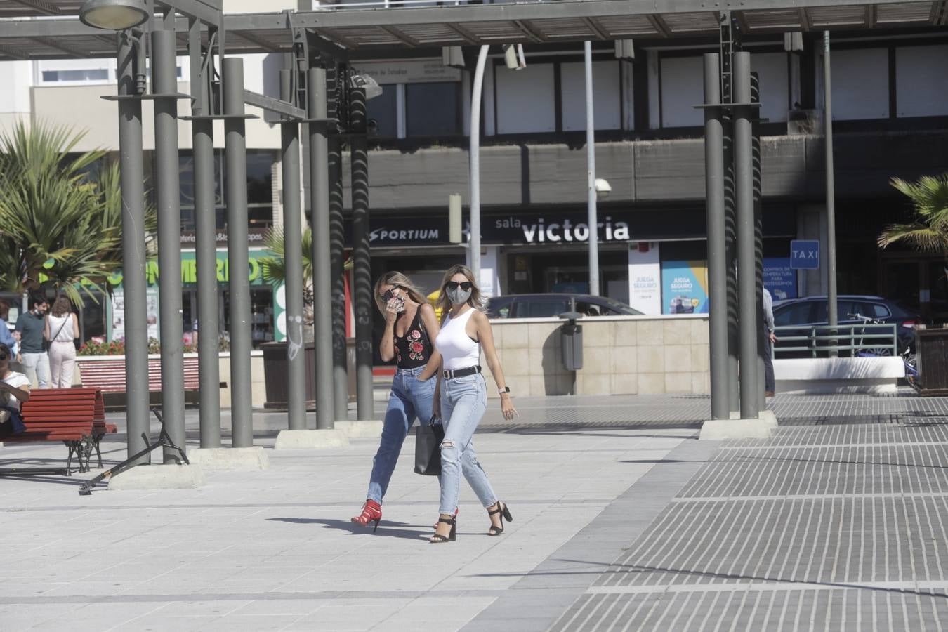 Ambiente en Cádiz en el puente del Pilar