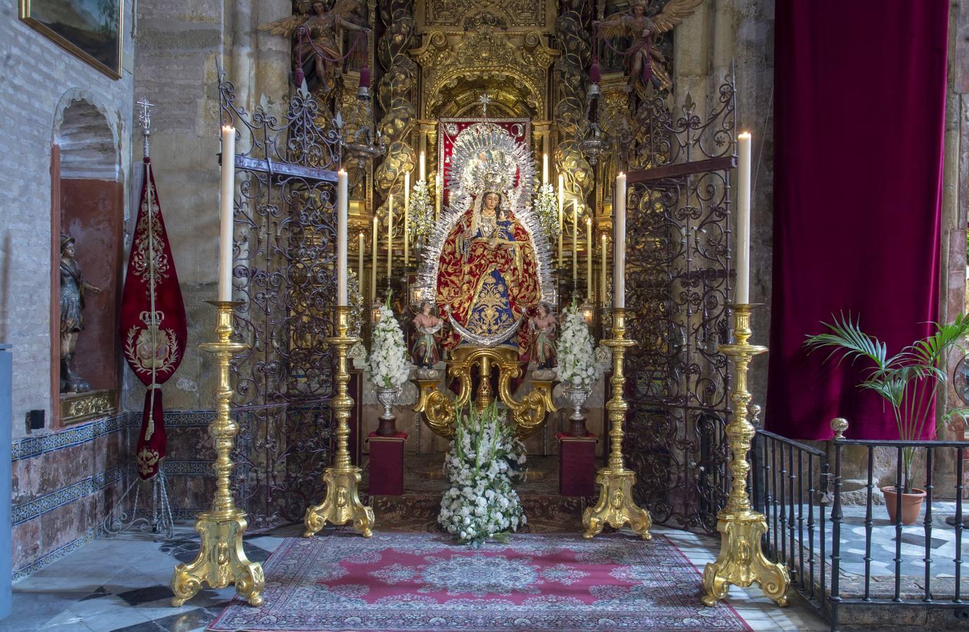 Los «besamanos del puente del Pilar