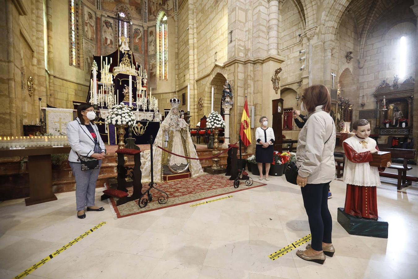 La visita a la Virgen de los Remedios de Córdoba en martes y 13, en imágenes