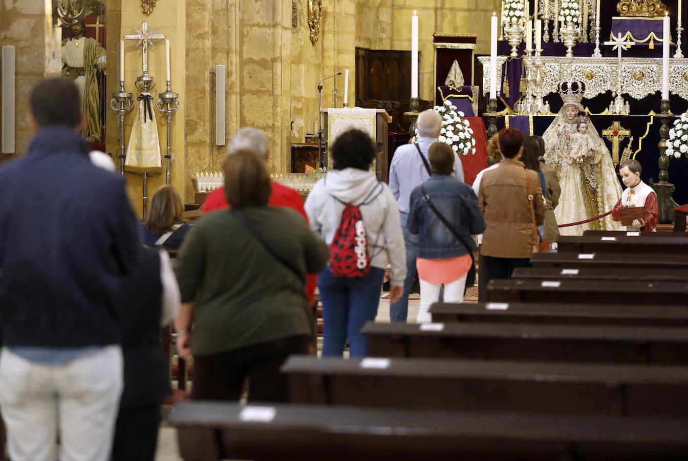 La visita a la Virgen de los Remedios de Córdoba en martes y 13, en imágenes