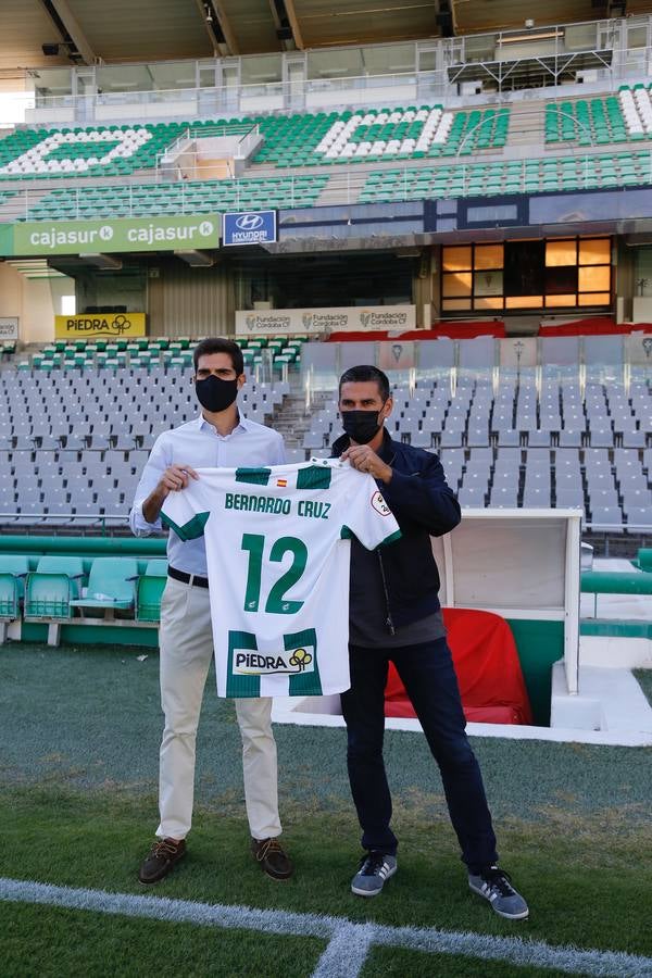 La presentación de Bernardo Cruz en el Córdoba CF, en imágenes