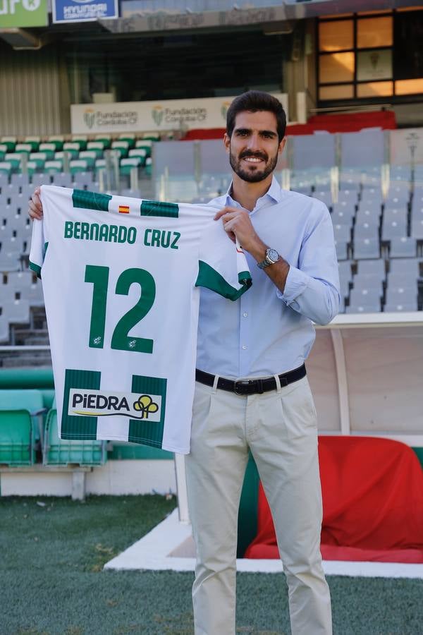 La presentación de Bernardo Cruz en el Córdoba CF, en imágenes