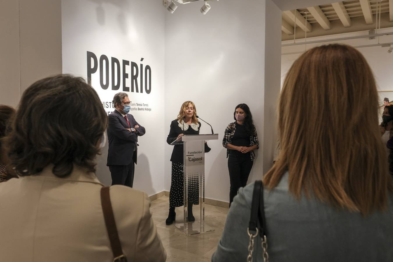 FOTOS: Cajasol presenta la exposición &#039;Poderío. Una historia de mujeres para mujeres&#039; en Cádiz