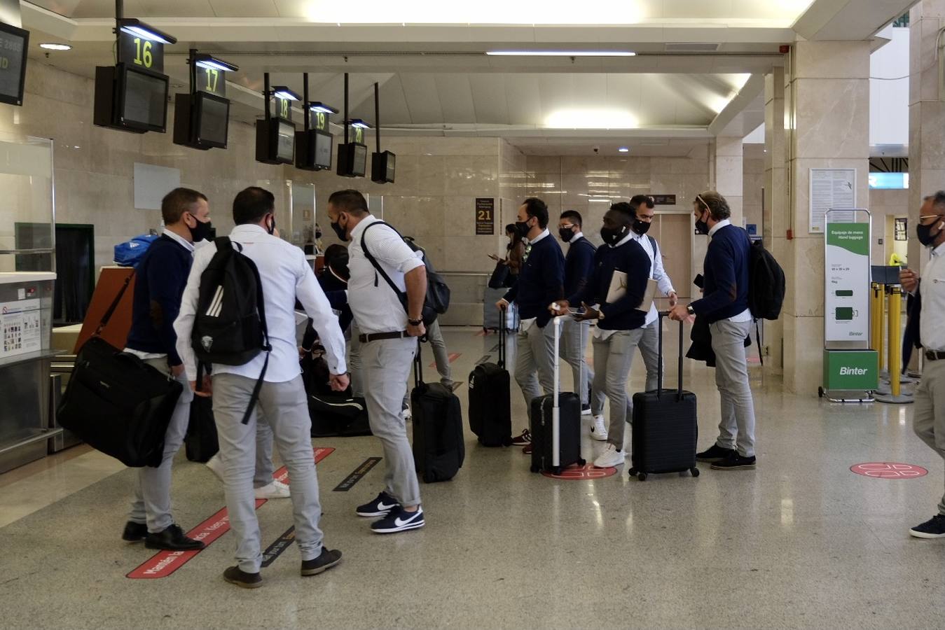 FOTOS: Así ha viajado el Cádiz CF hacia Madrid