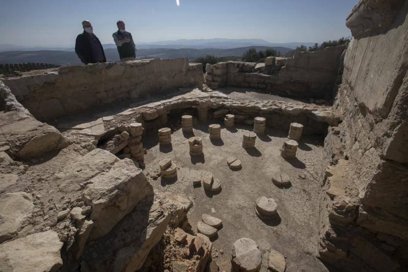 El yacimiento arqueológico de Torreparedones de Baena, en imágenes