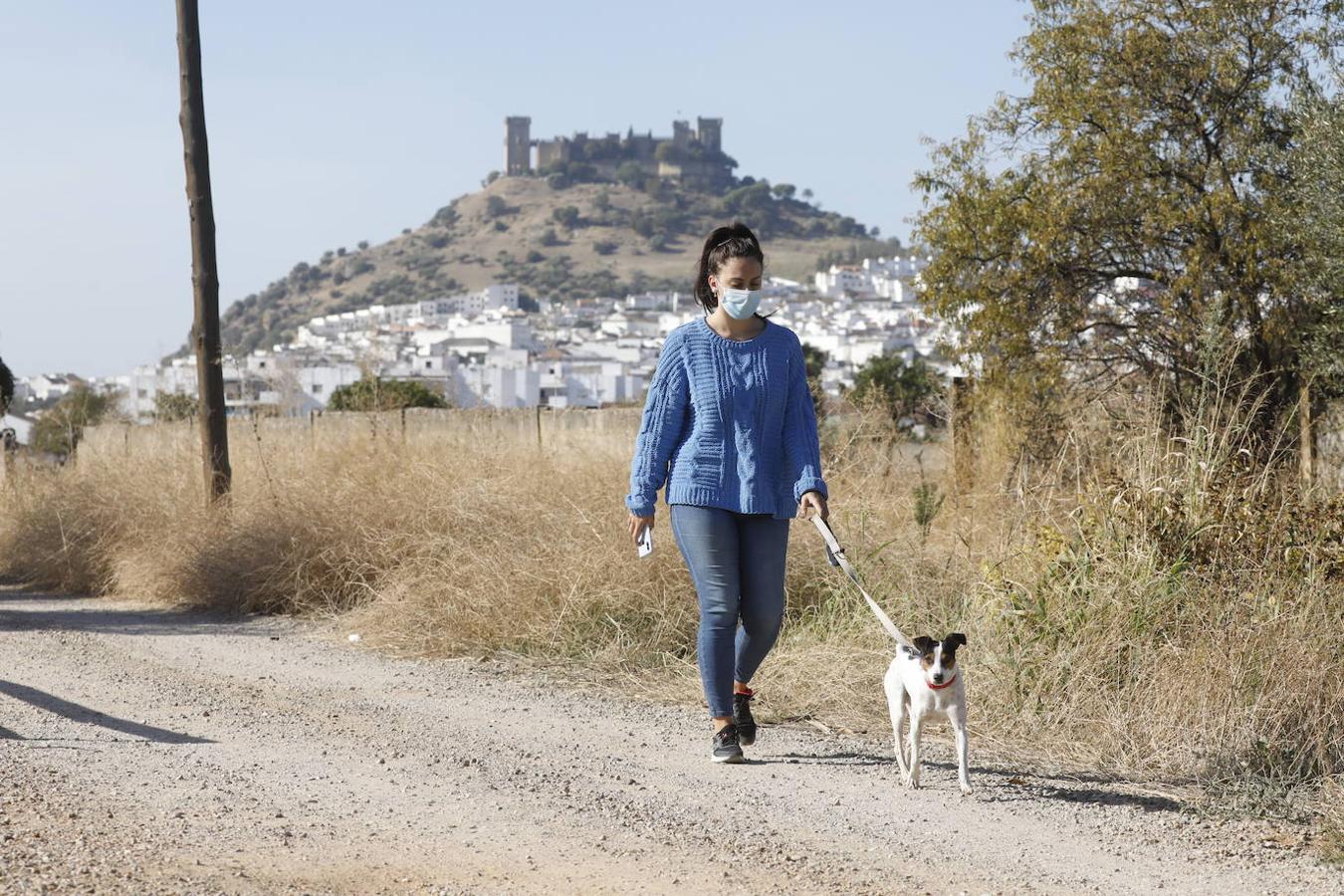 En imágenes, Almodóvar del Río recupera la movilidad pero ajusta la hostelería