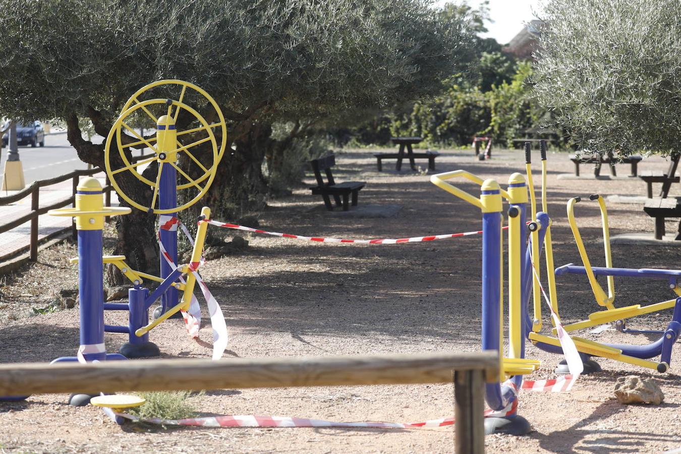 En imágenes, Almodóvar del Río recupera la movilidad pero ajusta la hostelería